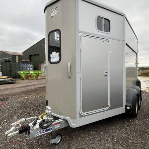 Ifor Williams HB511 Horse Trailer Silver