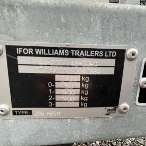 Ifor Williams HB511 Horse Trailer Silver