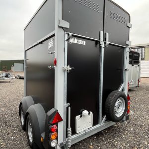 Ifor Williams HB506 Horse Trailer Black