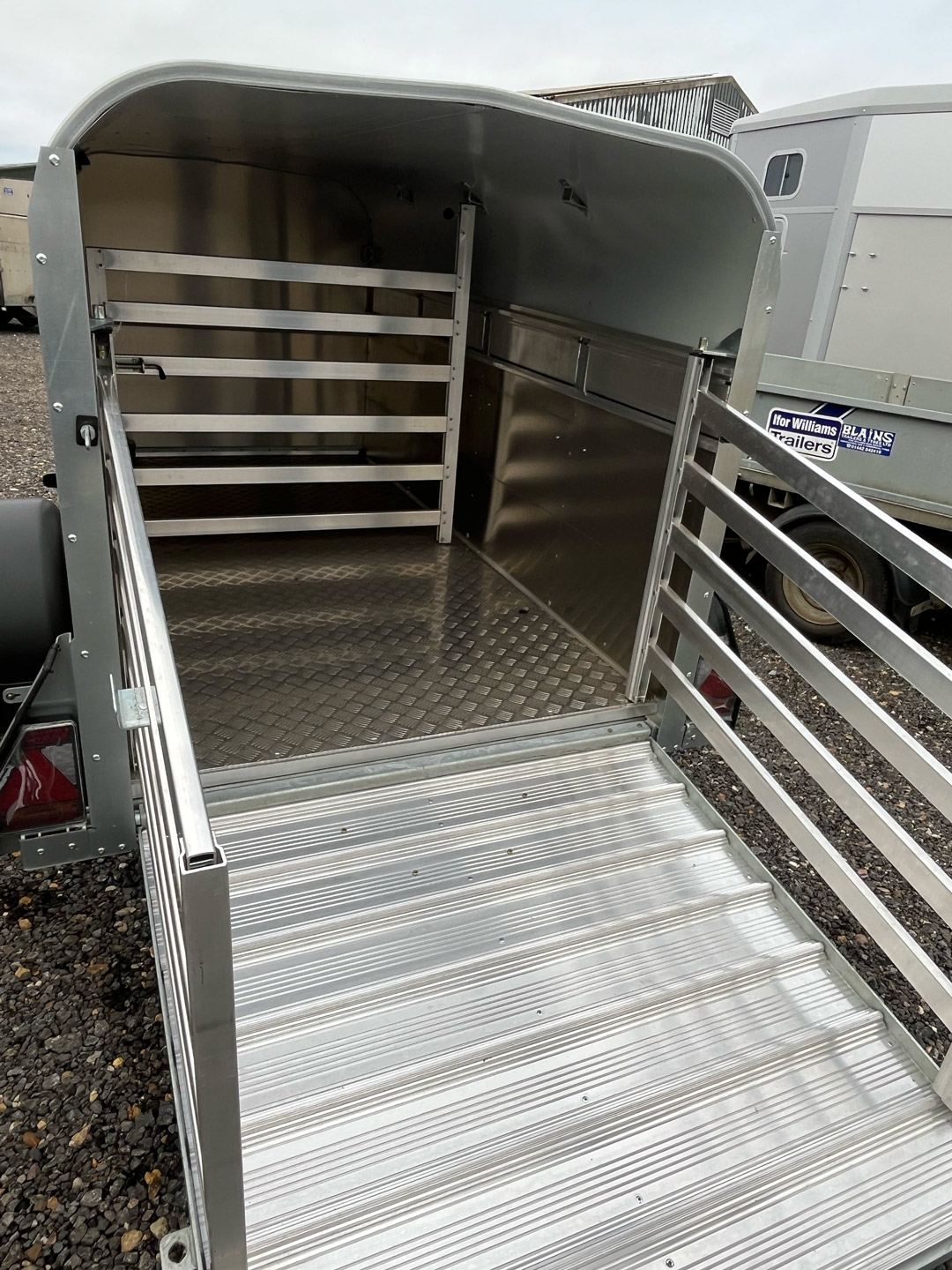 Ifor Williams P8G Livestock Tailer