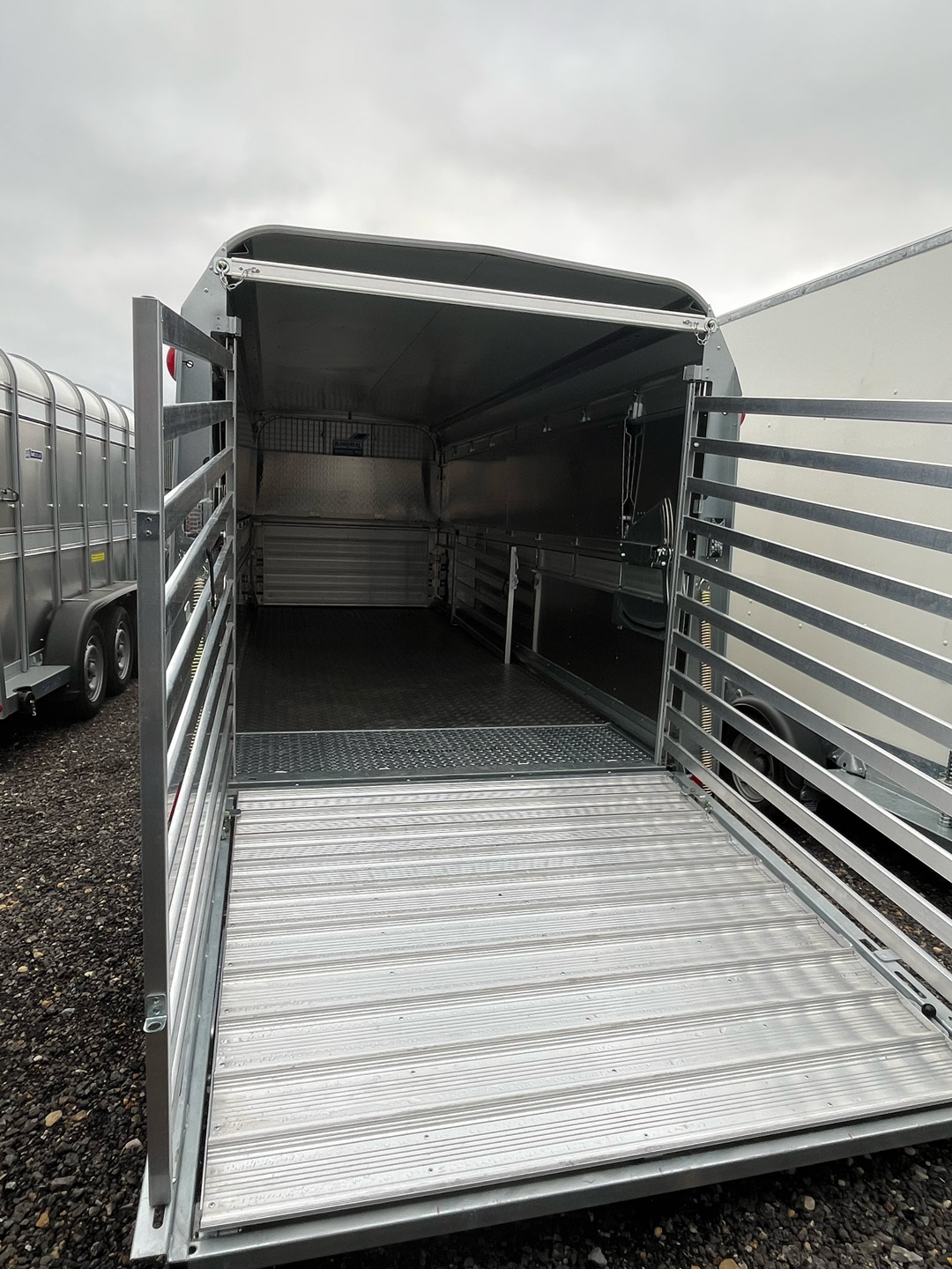 Ifor Williams TA510G3 16'x6’ Livestock Trailer