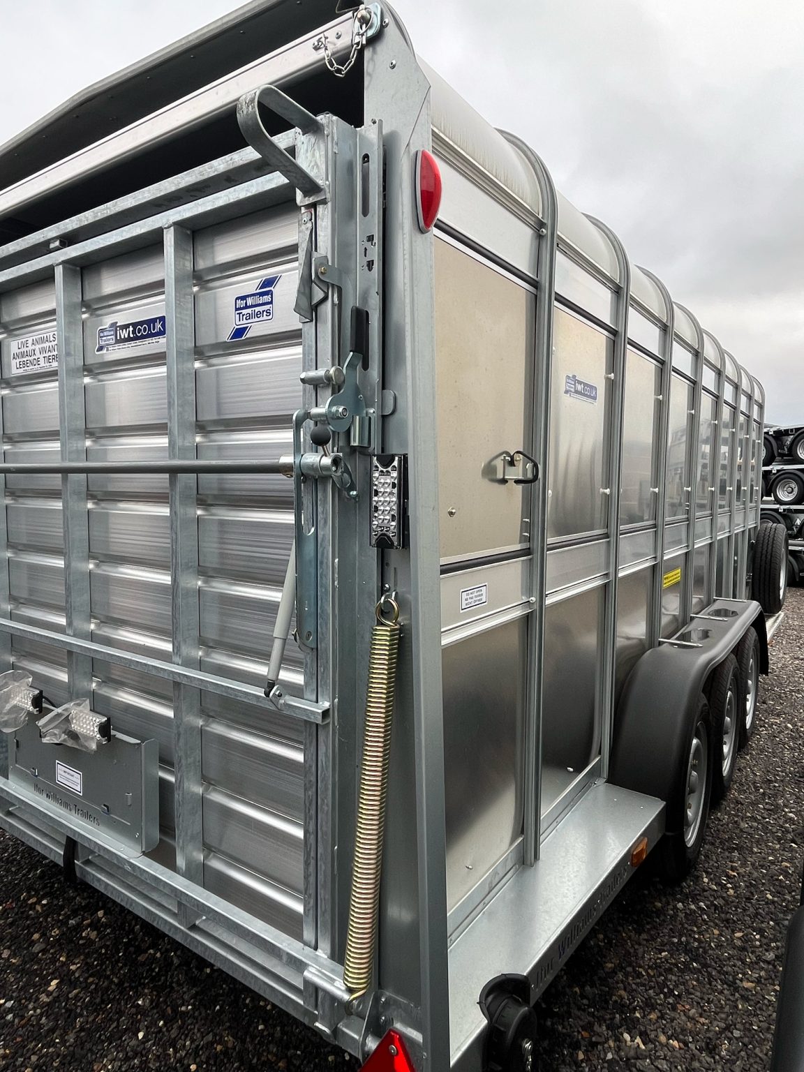 Ifor Williams TA510G3 16'x6’ Livestock Trailer