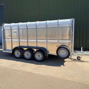 Ifor Williams TA510-14 tri Livestock Trailer